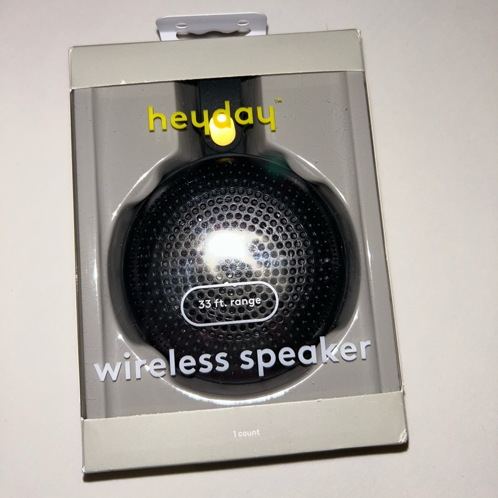 Heyday black round top wireless speaker